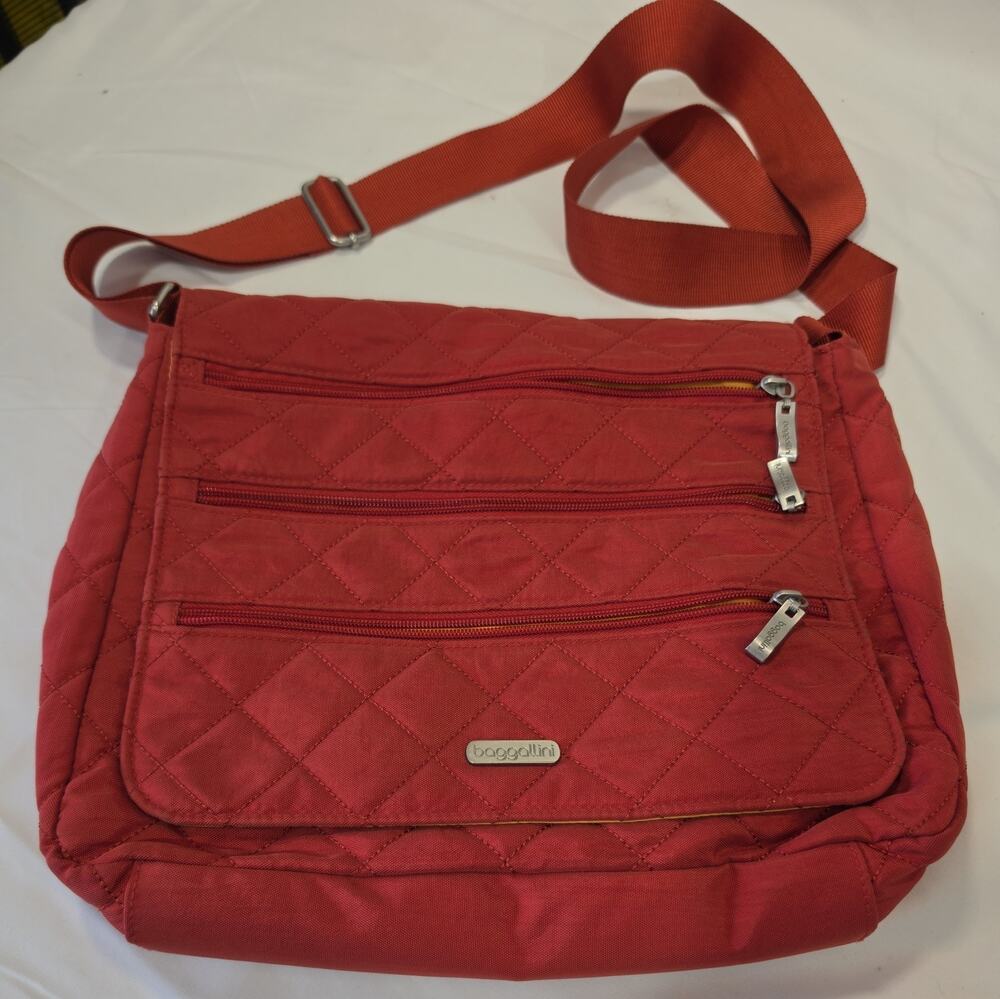 Baggallini Quilted Crossbody Messenger Bag Purse Nylon Zippers Pockets B8 EUC